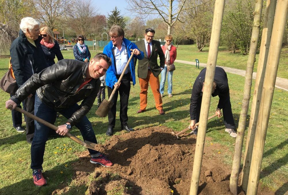 Rotary Hockenheim pflanzt bereits den 13. Baum